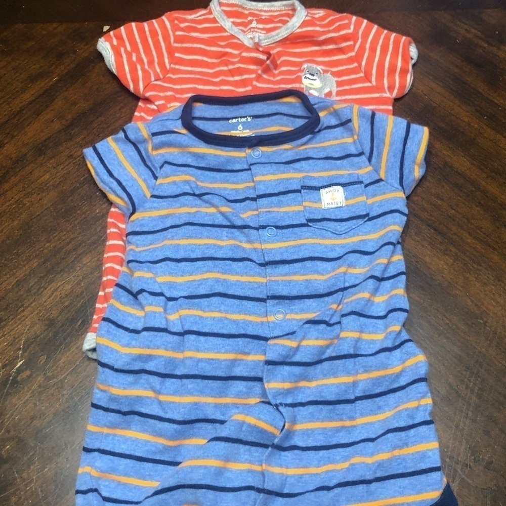 2 Carter’s Size 6 Month Rompers